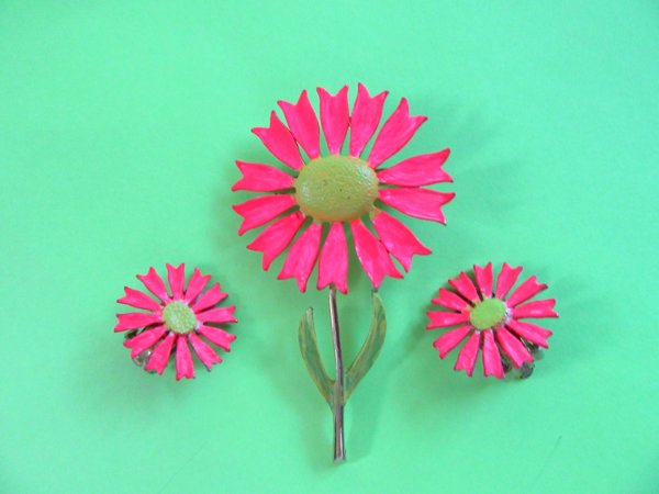 1960's Mod Pink Flower Pin Set Vintage Jewelry