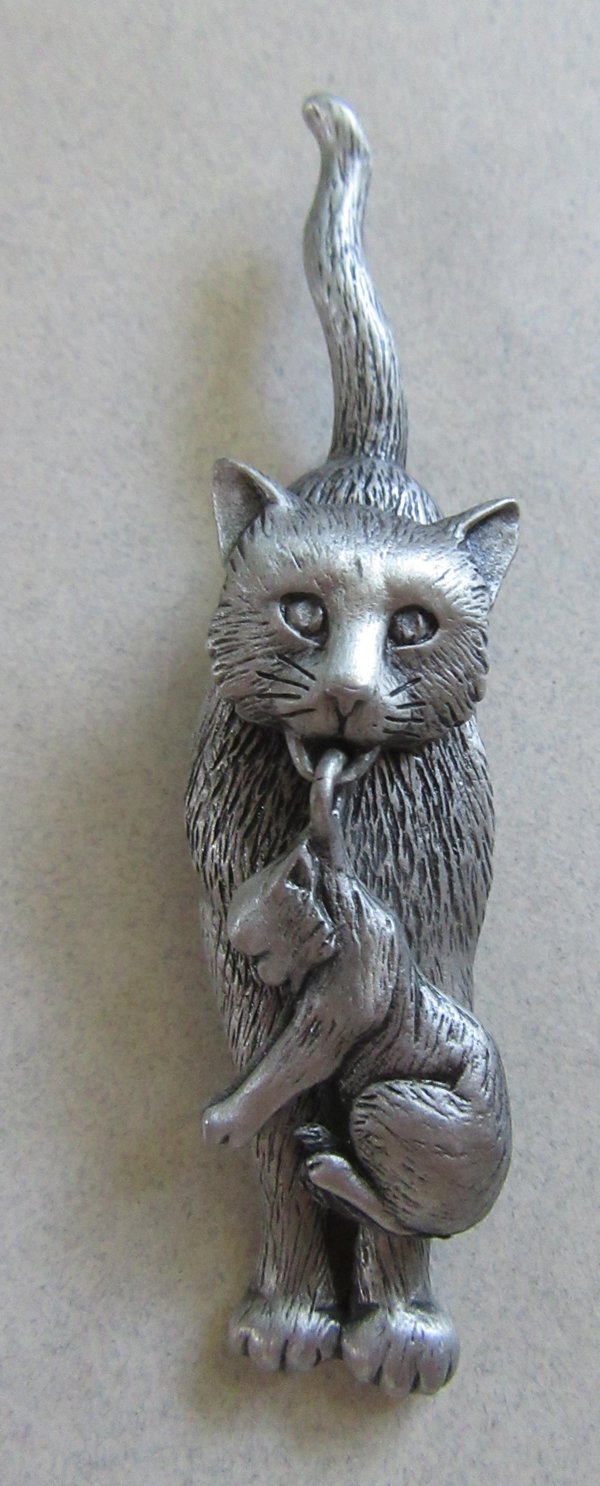 JJ Signed Cat and Kitten Pin Signed Jewelry