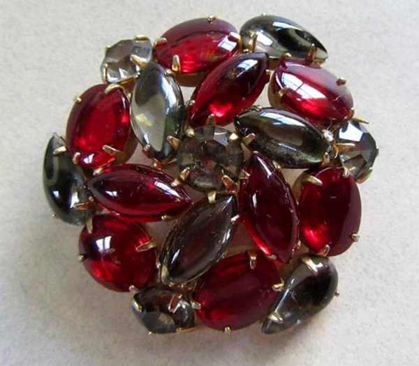 Red Smoke Rhinestone Pin Vintage Jewelry