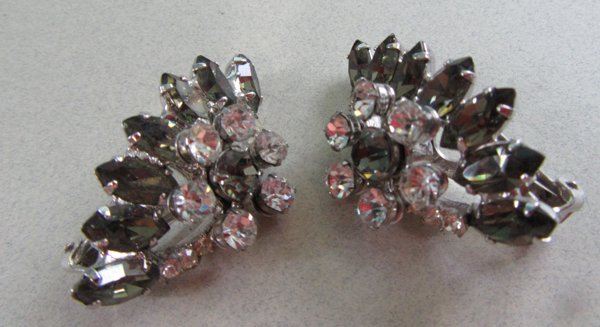 Vintage 1950's Rhinestone Earrings Smoke White