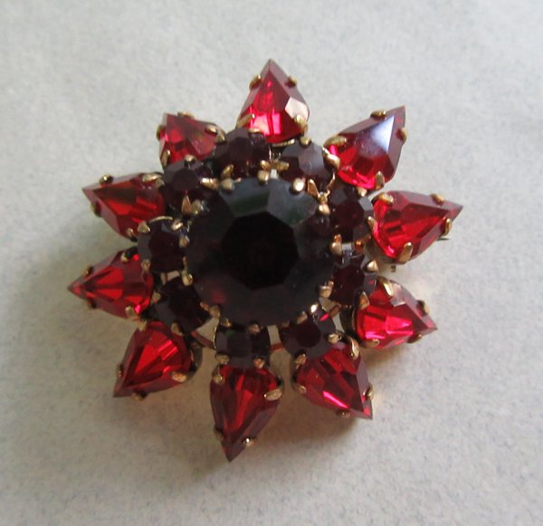 Vintage Red Rhinestone Star Pin 