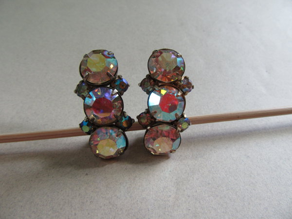 FIND Vintage Kramer Rhinestone Earrings Clip On 1950's Accessories
