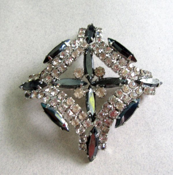 Vintage Rhinestone Pin  Gorgeous