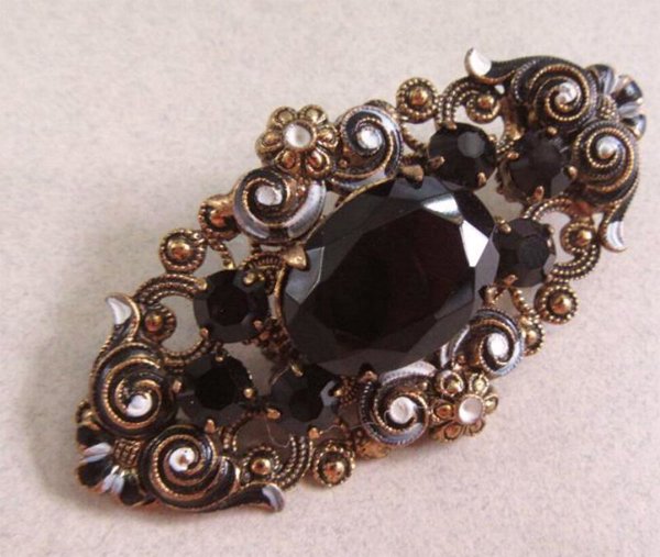 Victorian Style Black Rhinestone Pin Vintage Jewelry