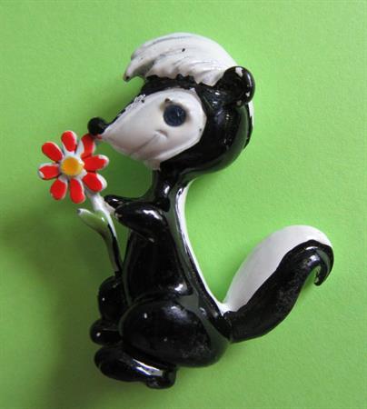 Anthropomorphic Skunk  With Flower Pin Figural Vintage Costume Jewelry