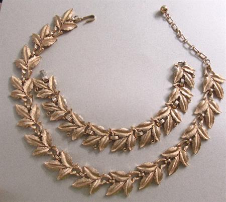 1950's Trifari Leaf Choker Necklace and Bracelet Set Brushed Gold Tone Signed Vintage Costume Jewelry