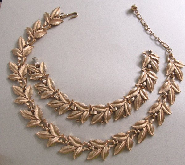 1950's Crown Trifari Necklace Set Signed Vintage Jewelry