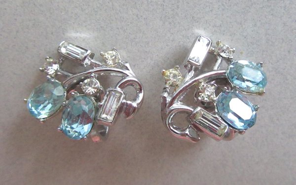 Trifari Blue Rhinestone Earrings Signed Vintage Jewelry