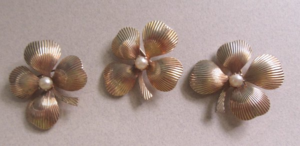 Vintage Coro Pegasus Shamrock Pin Set Signed Jewelry