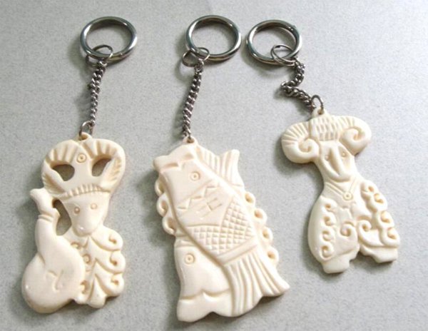 Carved Bone Pendants or Key Fobs Astrological Pisces Capricorn Aries Zodiac 