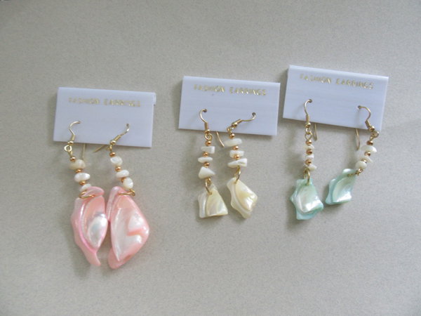 Vintage Mother Of Pearl  Earrings Lot