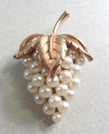 Crown Trifari Grape Bunch Pin Signed Vintage Jewelry 