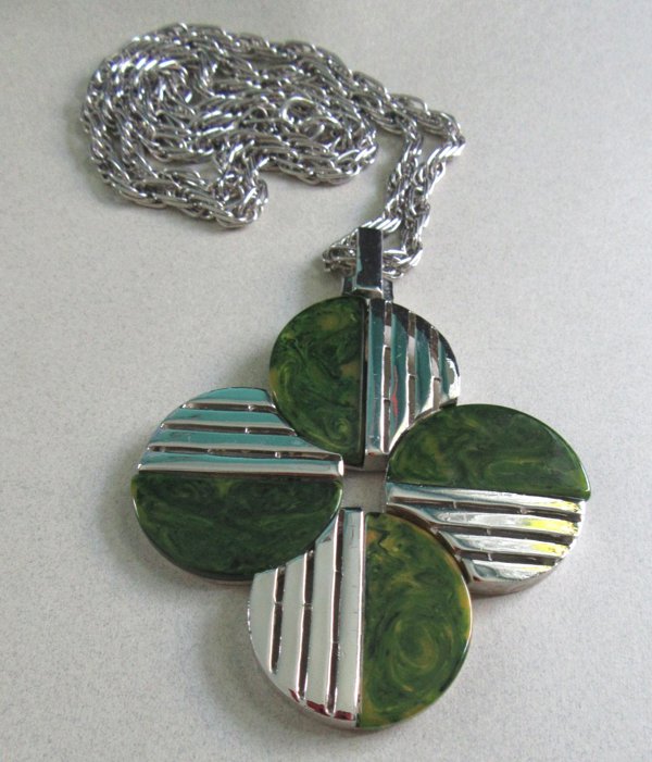 Crown Trifari Bakelite Necklace Signed Vintage Jewelry