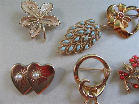 Vintage and Up Pin Lot Sarah Coventry Avon