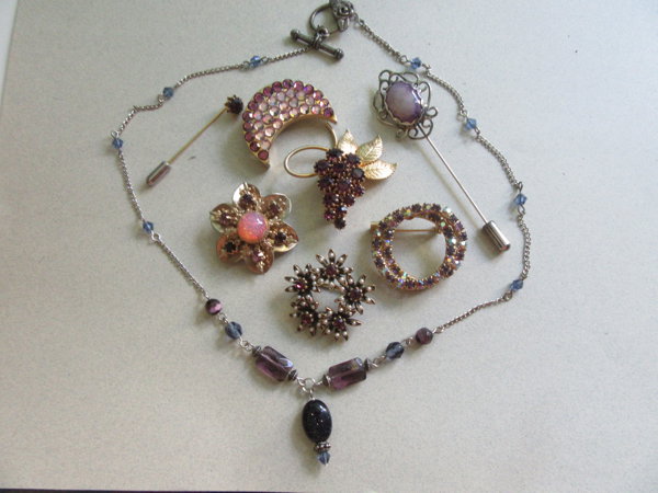 Vintage and Up Jewelry Lot Brooches