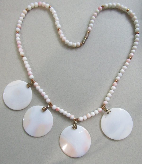 Vintage Genuine Shell Necklace 