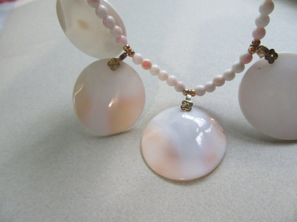 Vintage Genuine Shell Necklace 
