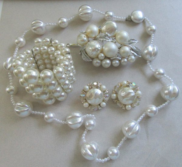 Vintage Jewelry Lot Faux Pearls Japan 