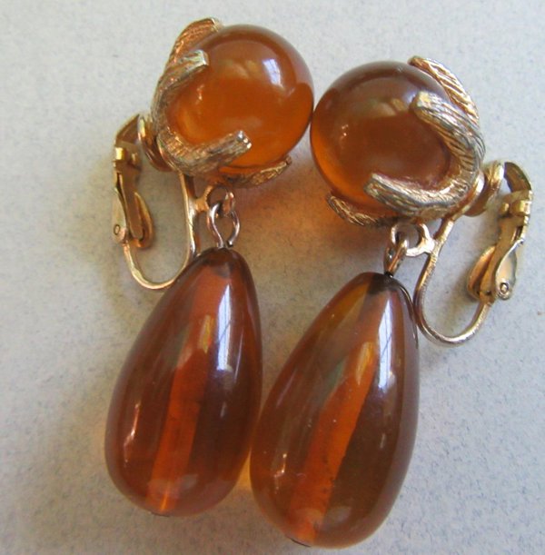 Vintage Bakelite Tear Drop Earrings 