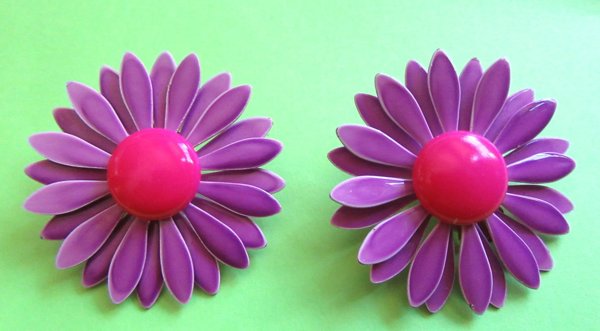 Vintage Mod Daisy Earrings 1960's Jewelry
