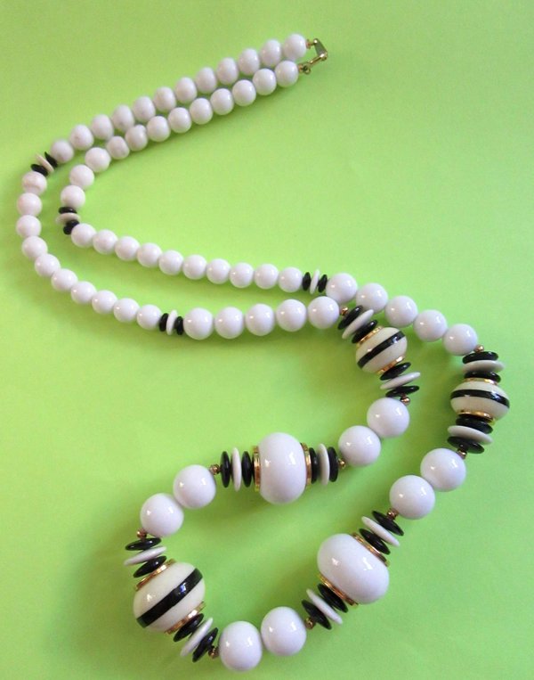 1980's Lucite Necklace Japan Vintage Jewelry