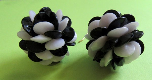 Vintage Mod 1960's Earrings 