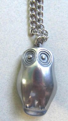 1970's Barn Owl Pendant Necklace Vintage Jewelry