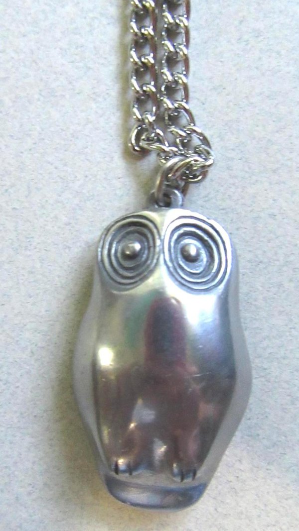 1970's Barn Owl Pendant Necklace Vintage Jewelry