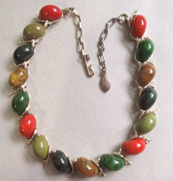 1950's Bakelite Necklace Choker Vintage Jewelry 