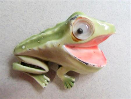 Vintage Anthropomorphic Frog Pin Google Eyes 