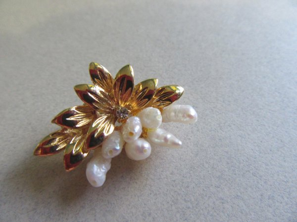 Freshwater Pearl Pin Vintage Jewelry