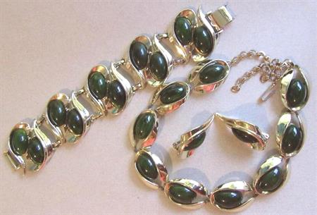 Vintage Green Bakelite Necklace Set Signed Charel  