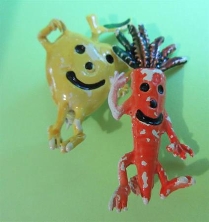 Vintage Anthropomorphic Pin Lot As Is