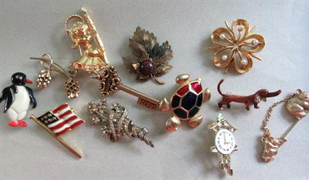 Vintage Pin Lot Figural Floral Koala Mylu Avon Turtle Pinecone Hadassah Scopus Key Costume Jewelry