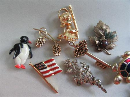 Vintage Pin Lot Figural Some Signed  Jewelry Brooches