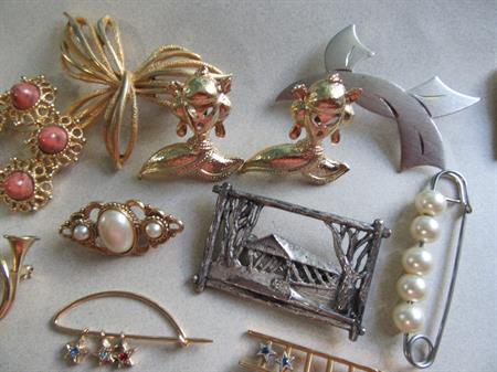 Vintage and Up Pin Lot Figural Brooches