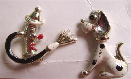 Anthropomorphic Pin Set Fire Hydrant and Dalmatian Dog On Original Card Old Stock Figural Vintage Costume Jewelry