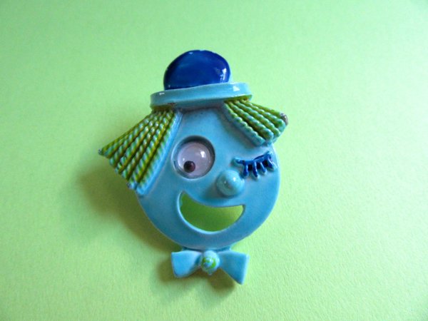 Vintage Google Eyes Pin Signed Gold Crown