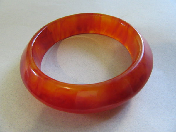 Vintage Bakelite Bangle Bracelet Blood Orange Flame 
