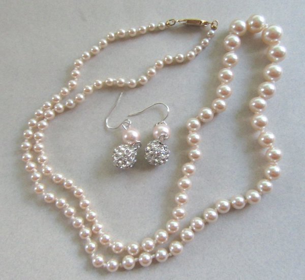 Glass Faux Pearl Necklace and Free Earrings Vintage Jewelry