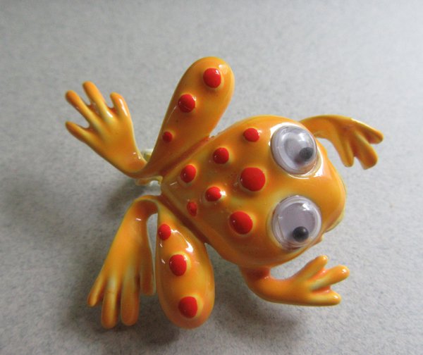 Vintage Google Eyes Frog Pin Signed JJ