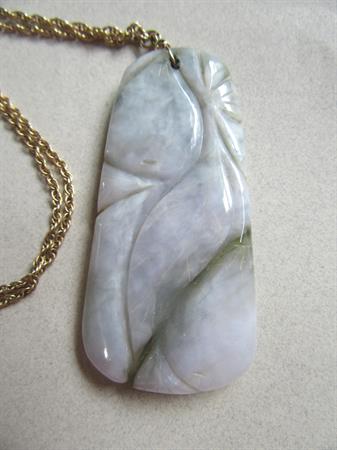 Vintage 14k Caved Jade Pendant Necklace Fine Jewelry