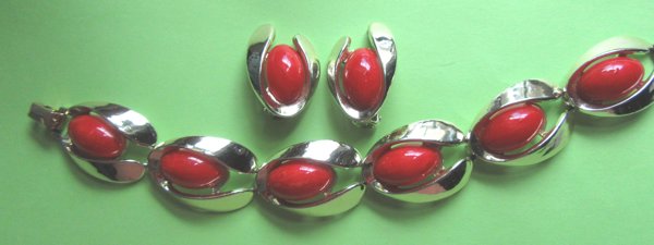 Vintage Bakelite Necklace Earrings Set Charel Signed