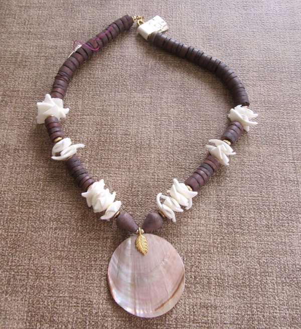 1980's Shell Coconut Bead Necklace Never Worn Original Tag 