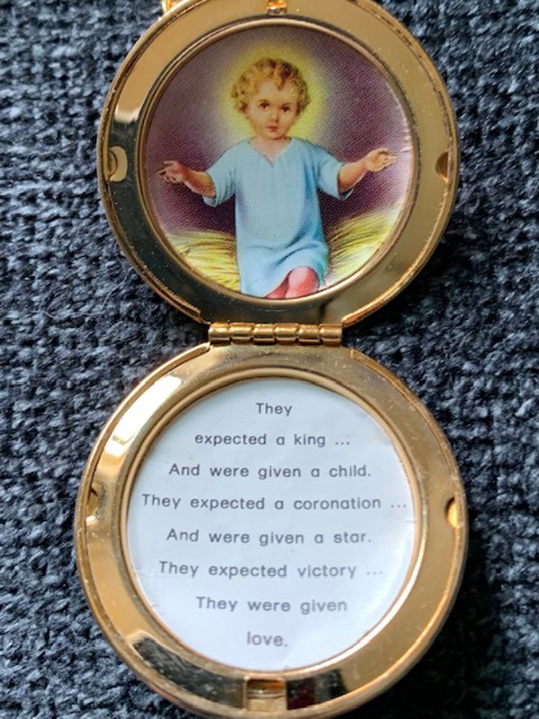 Vintage Religious Locket Jesus Christian Catholic Jewelry
