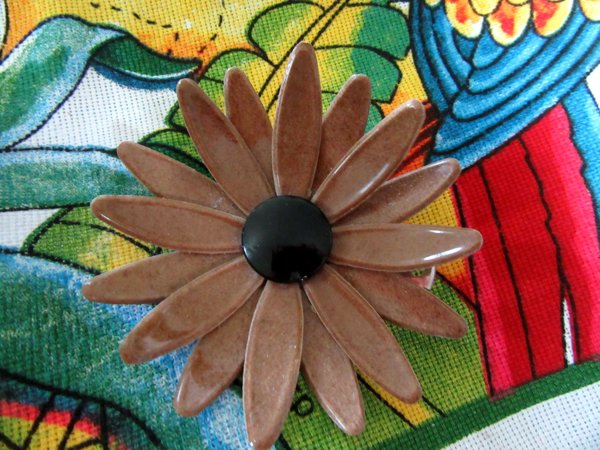 Mod 1960's Daisy Hair Clip Never Worn Vintage Accessories 