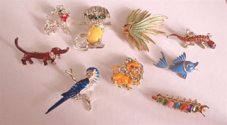 Vintage Figural Pin Lot Critters Fish Parrot Dachshund  Bug Lizard Lions Costume Jewelry Lot