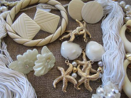 Vintage Jewelry Lot Mother of Pearl Necklace 