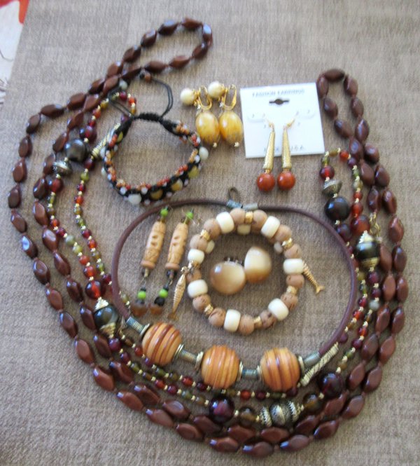 Vintage And Up Jewelry Lot Earrings Necklaces 