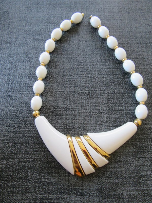 1980's Trifari Lucite Necklace Signed Vintage Signed Jewelry '80's Accessories